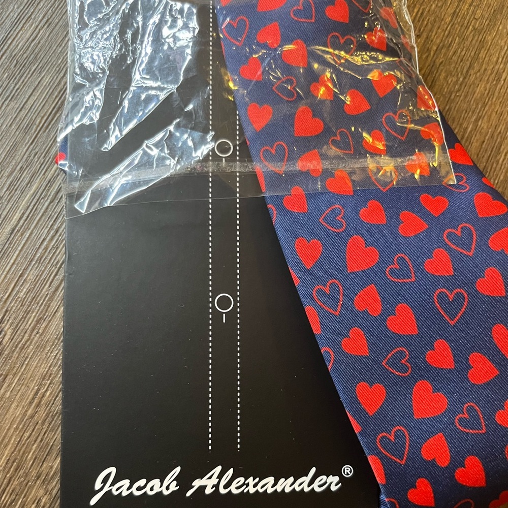 Jacob Alexander Red Heart Pattern Tie - Picture 2 of 5